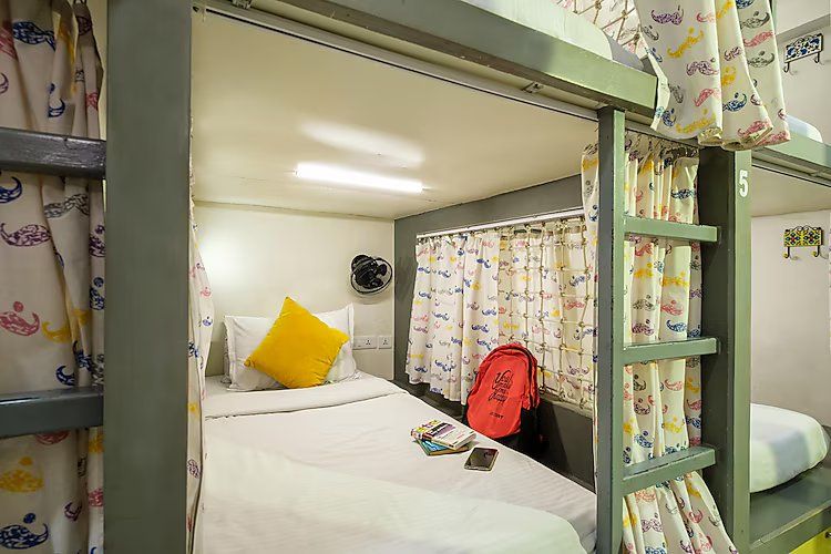 Superior 6 Bed Mixed AC Dorm