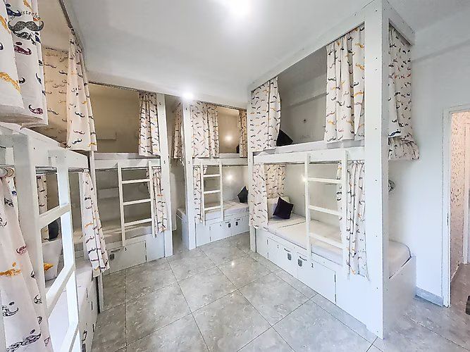 Standard 8 Bed Mixed Dorm With Cooler