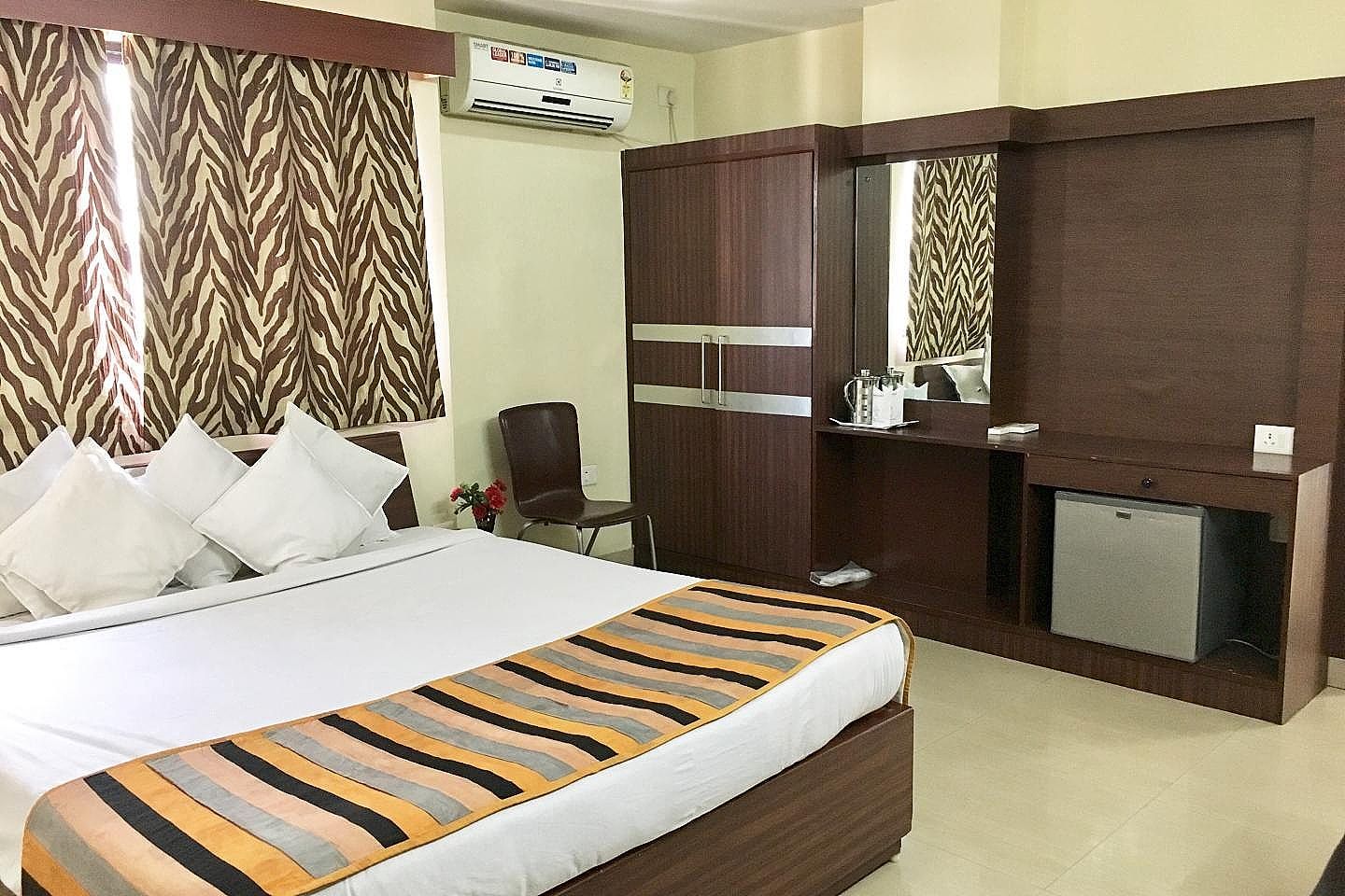 Hotel City Palace Guwahati Deluxe Room 2