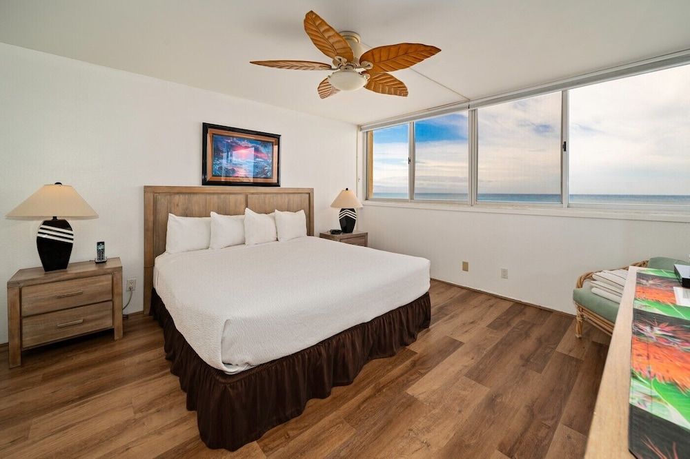 Condo, 2 Bedroom, Oceanfront (Unit 410, 2Bath)