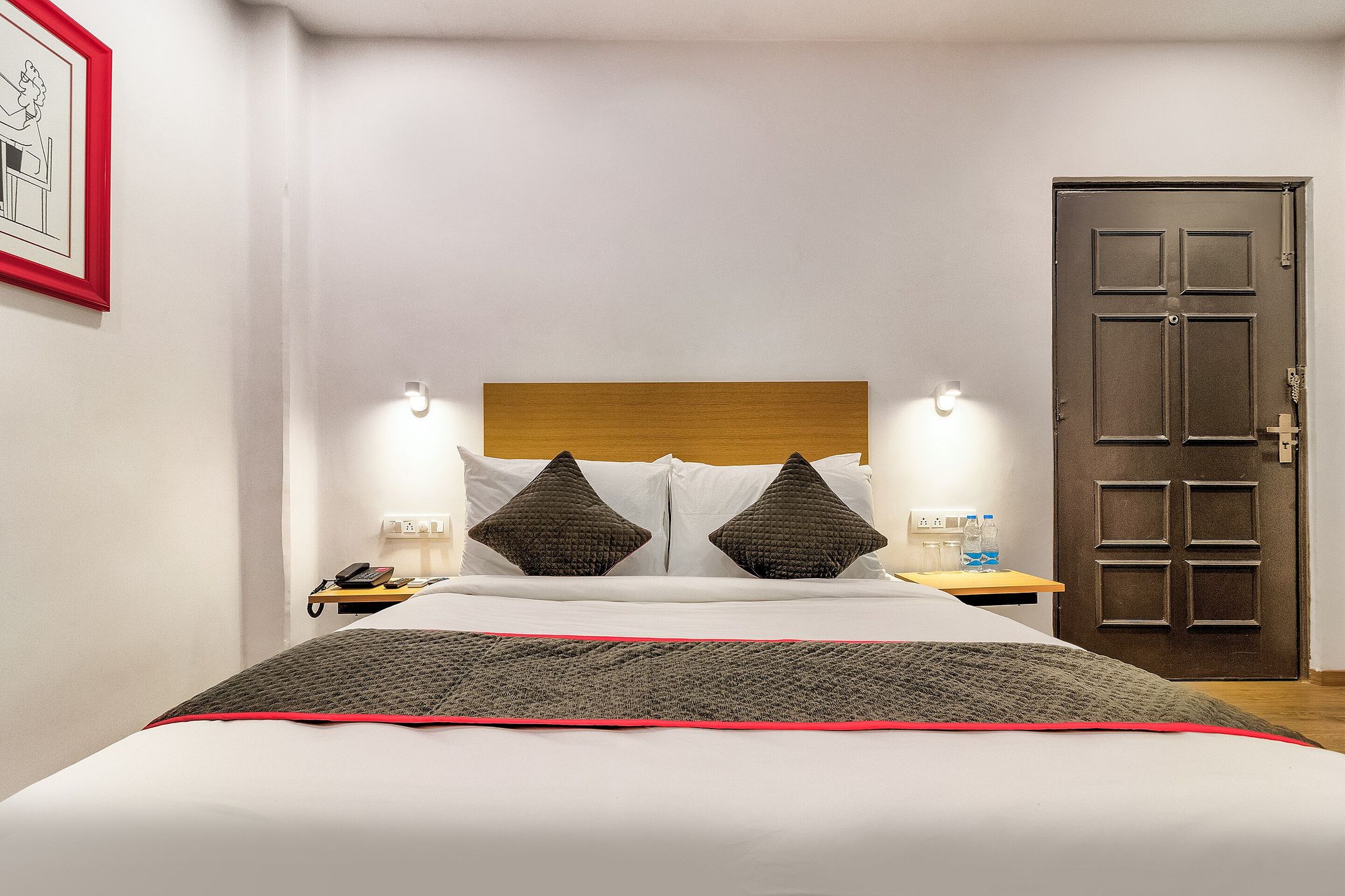 Hotel O Akash Ganga Park Circus Classic Room 2