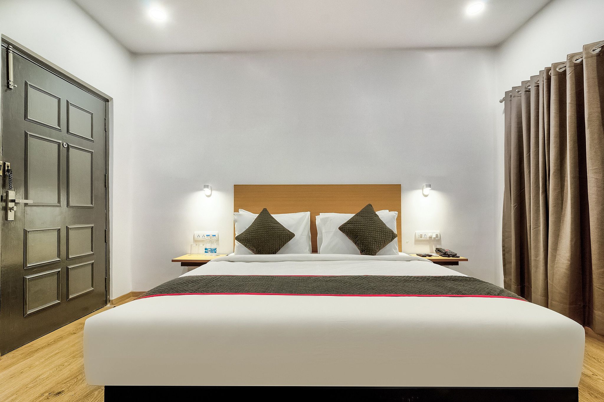 Hotel O Akash Ganga Park Circus Classic Room 3