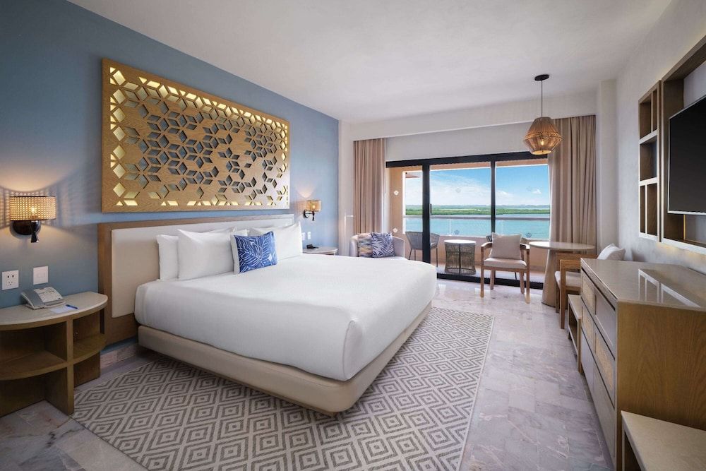 Wyndham Grand Cancun All Inclusive Resort & Villas Superior Lagoon View, 1 King bed or 2 Double Beds, Non-Smoking 2