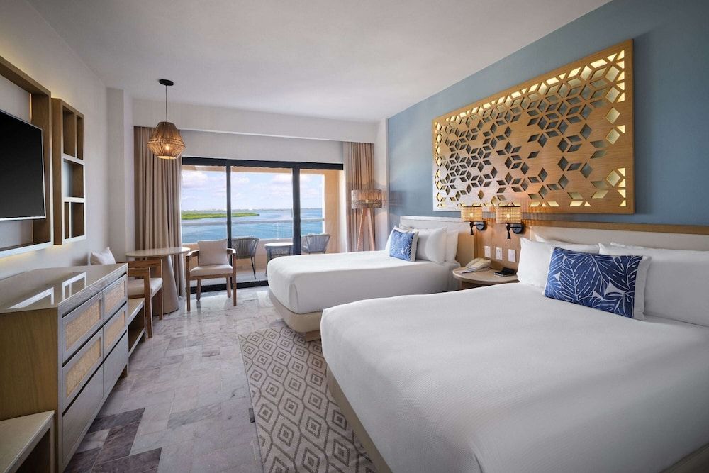 Wyndham Grand Cancun All Inclusive Resort & Villas Superior Lagoon View, 1 King bed or 2 Double Beds, Non-Smoking 3