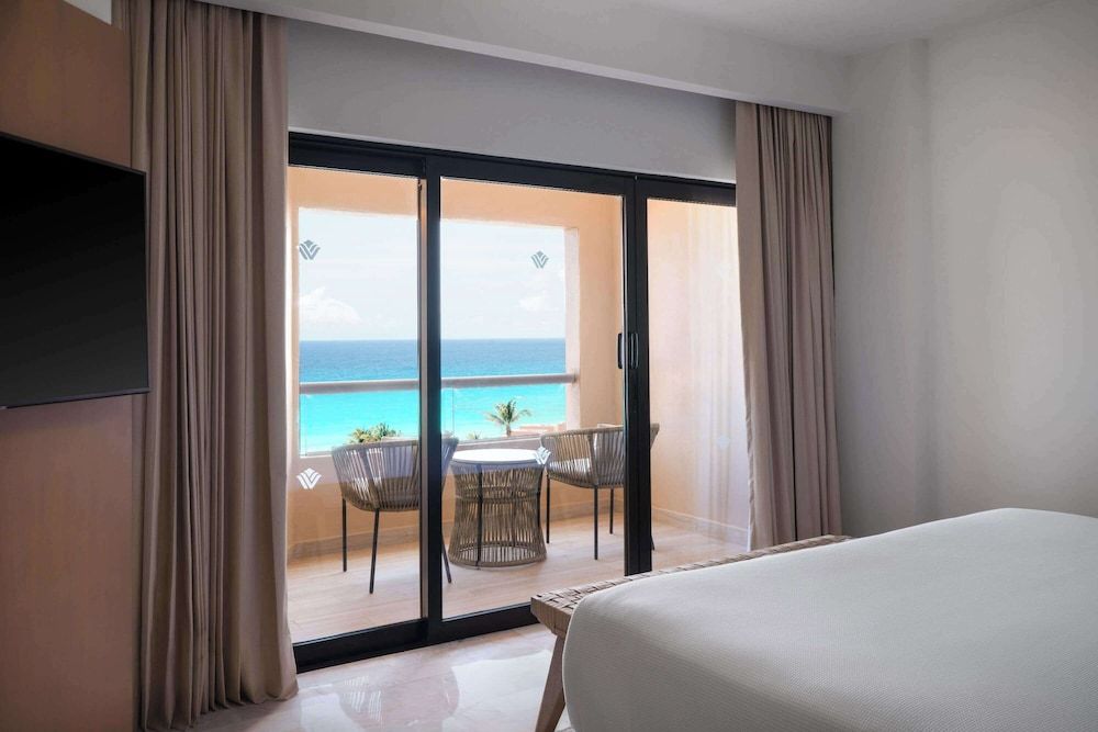 Wyndham Grand Cancun All Inclusive Resort & Villas