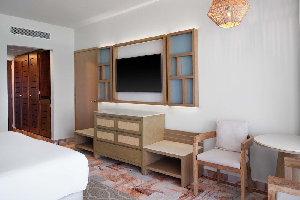 Wyndham Grand Cancun All Inclusive Resort & Villas Superior Ocean View, 1 King bed or 2 Double Beds, Non-Smoking 5