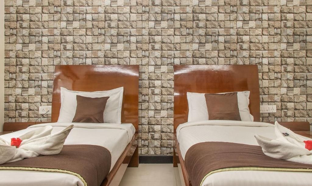 Omatra Hotel Infantry Economy Twin Room