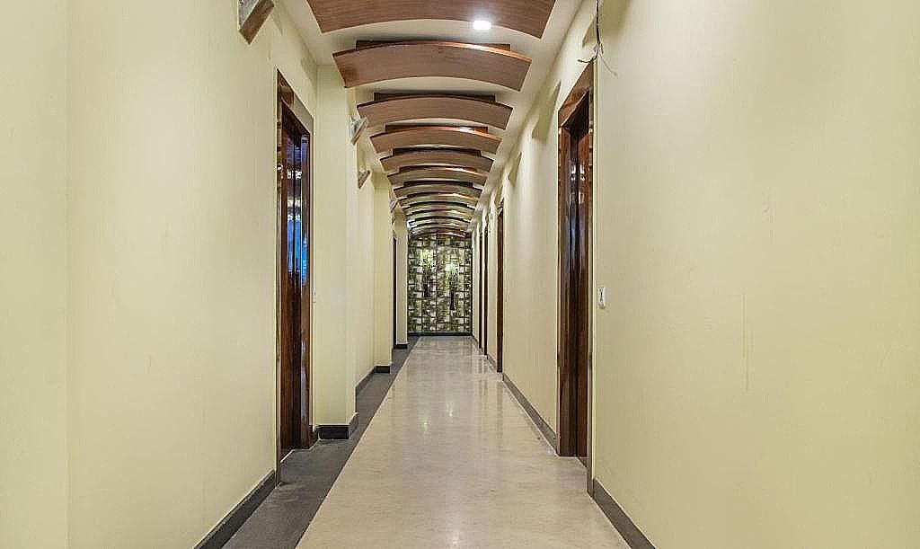 Omatra Hotel Infantry Economy Twin Room 5