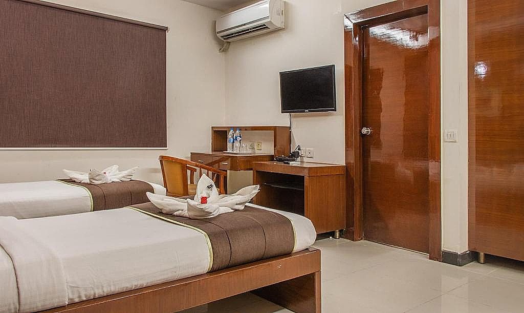 Omatra Hotel Infantry Economy Twin Room 16