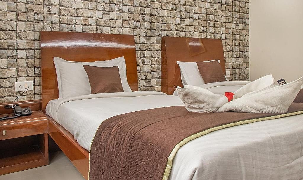 Omatra Hotel Infantry Economy Twin Room 10
