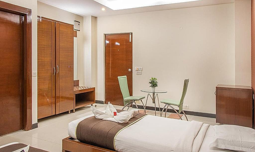 Omatra Hotel Infantry Economy Twin Room 11