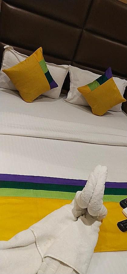 Hotel Meriton Deluxe Room 8