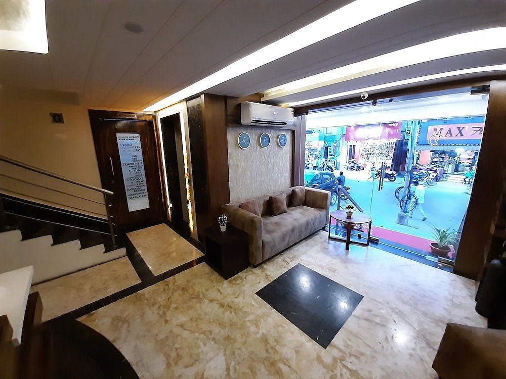 undefined Liza Regency 3