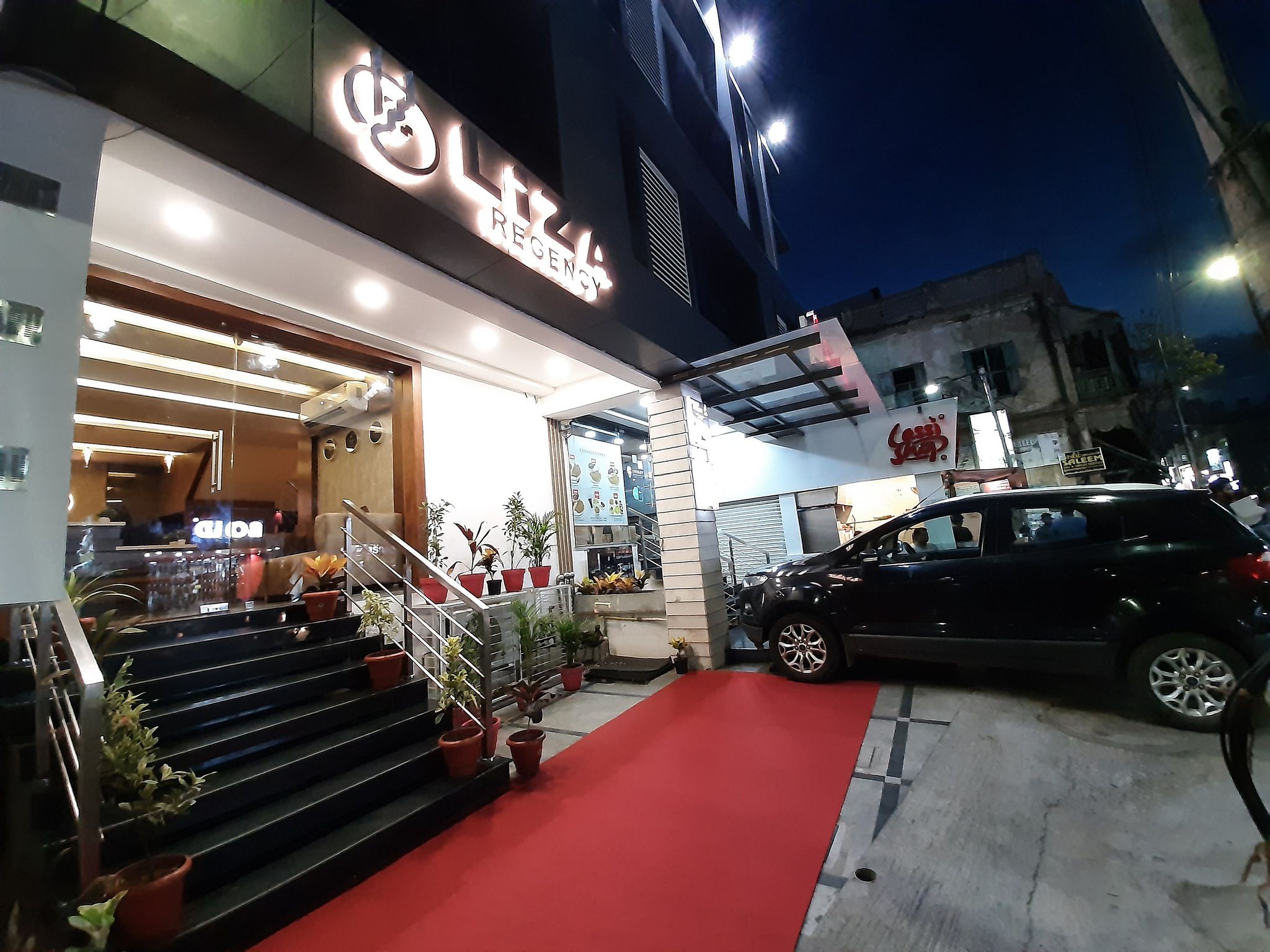 undefined Liza Regency 8