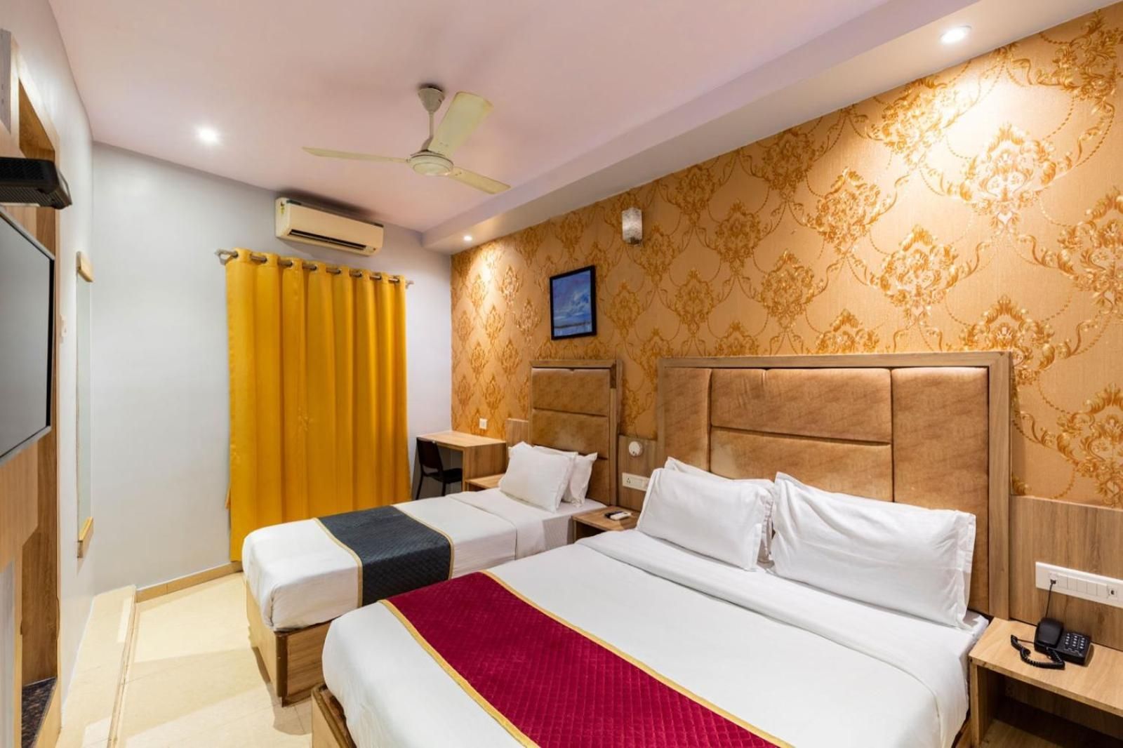 Hotel Lotus Grand