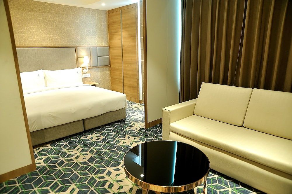 Suite, 1 King Bed, Kitchenette