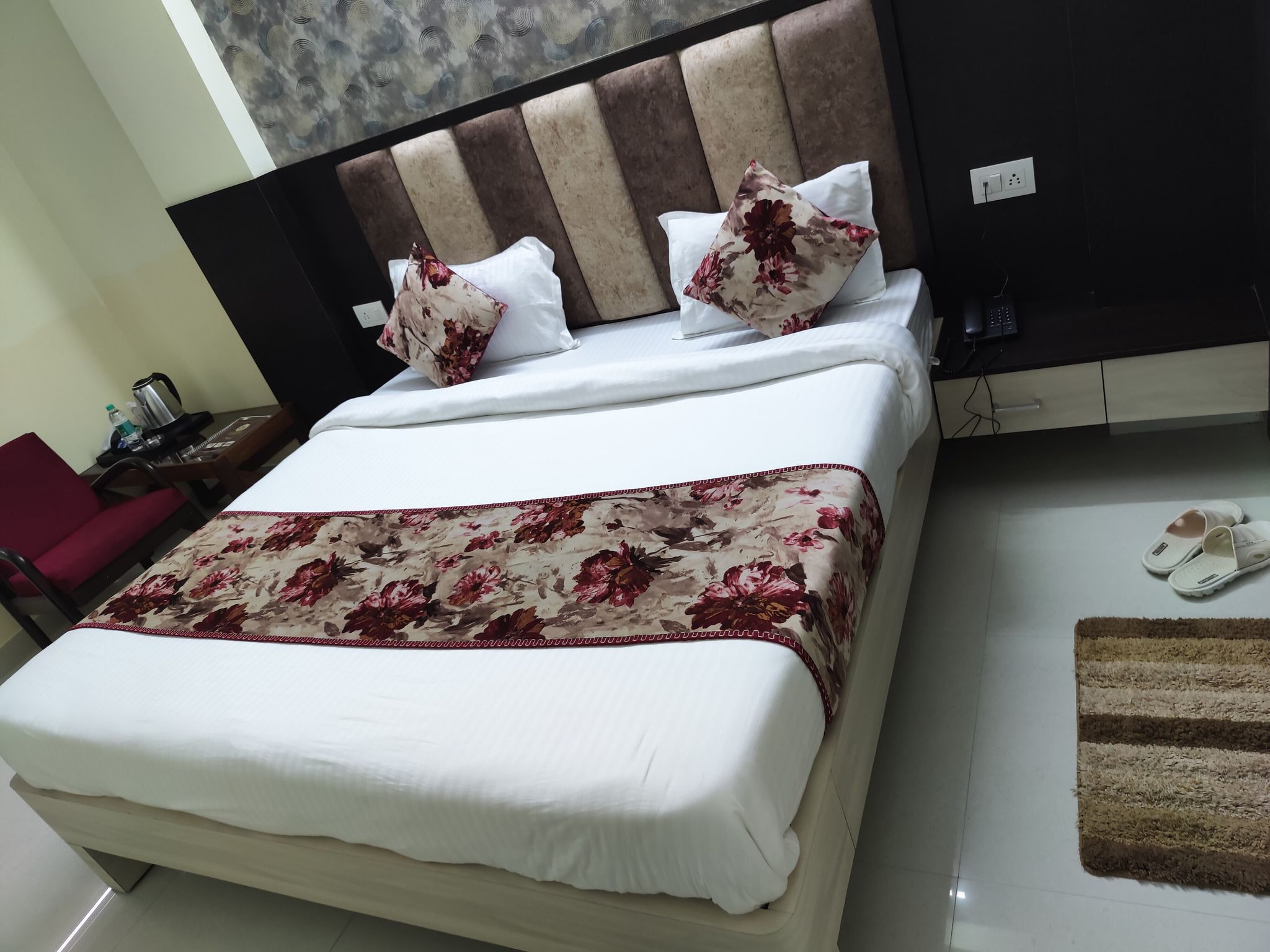 Satyadeep Inn Deluxe Room 2