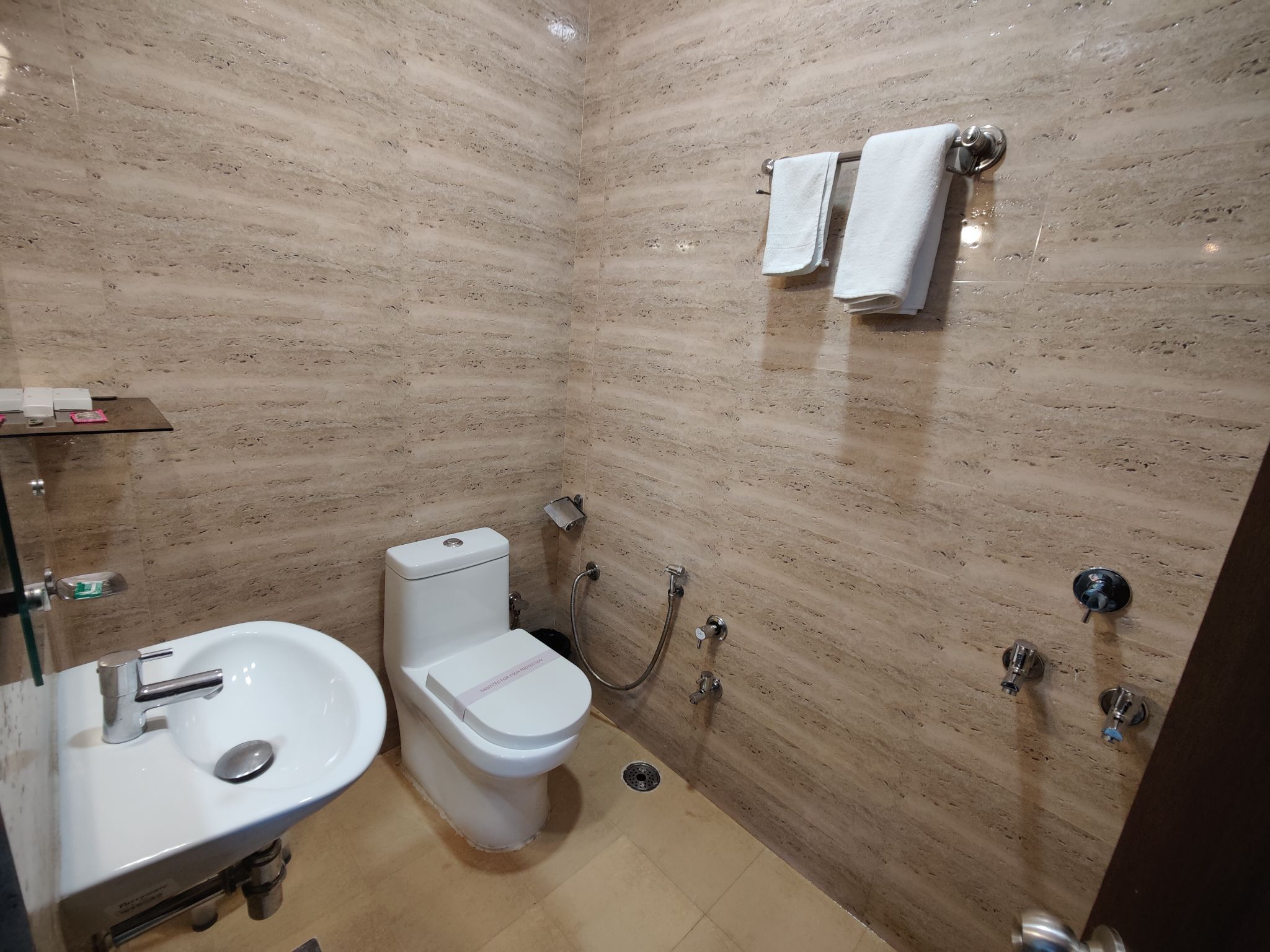 Satyadeep Inn Deluxe Room 9