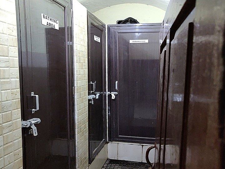 Fresh N Up for 60 minutes in common area with shared bathroom : No Accommodation