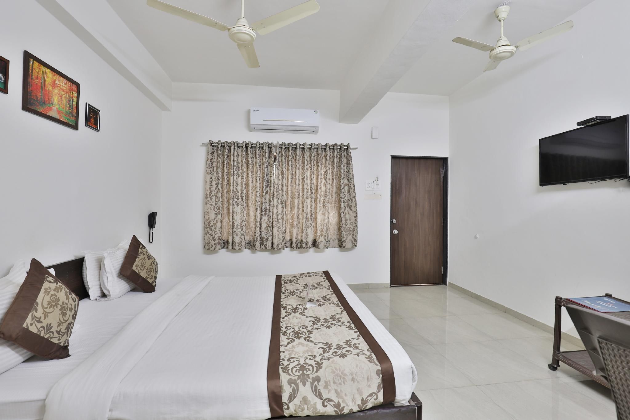 Comfort Split AC Room