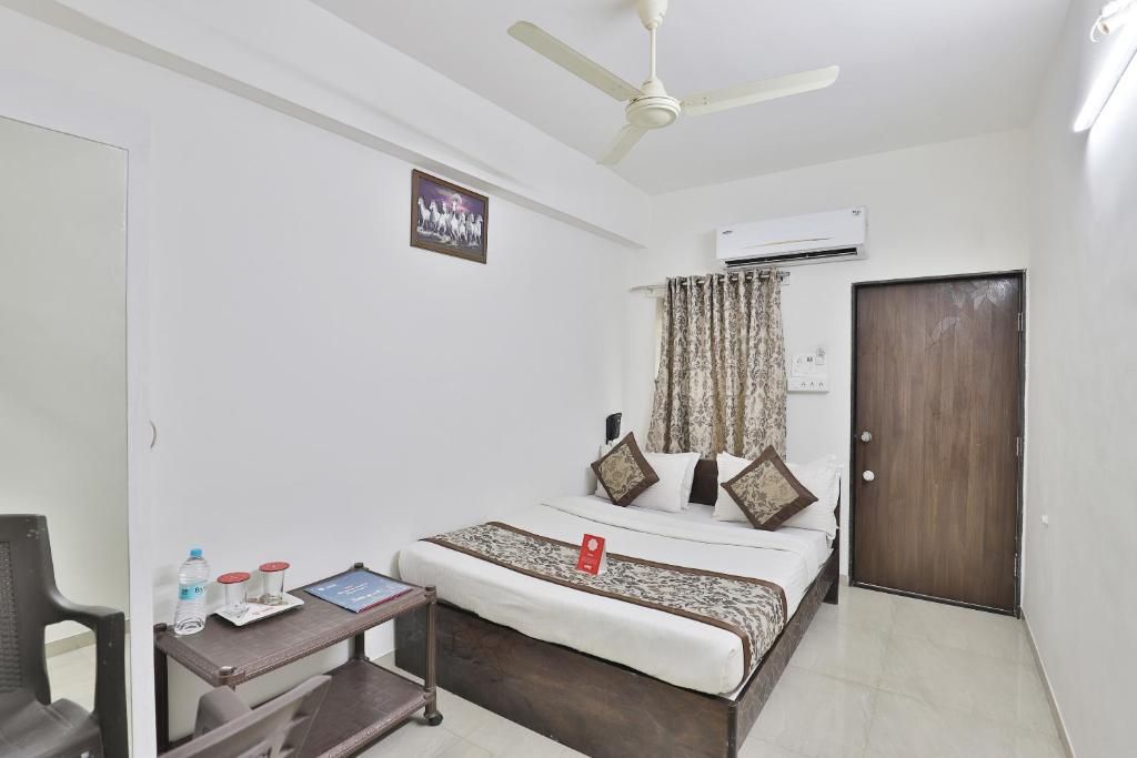 Hotel Star Palace by Nova Hotels Deluxe Room Non AC 5