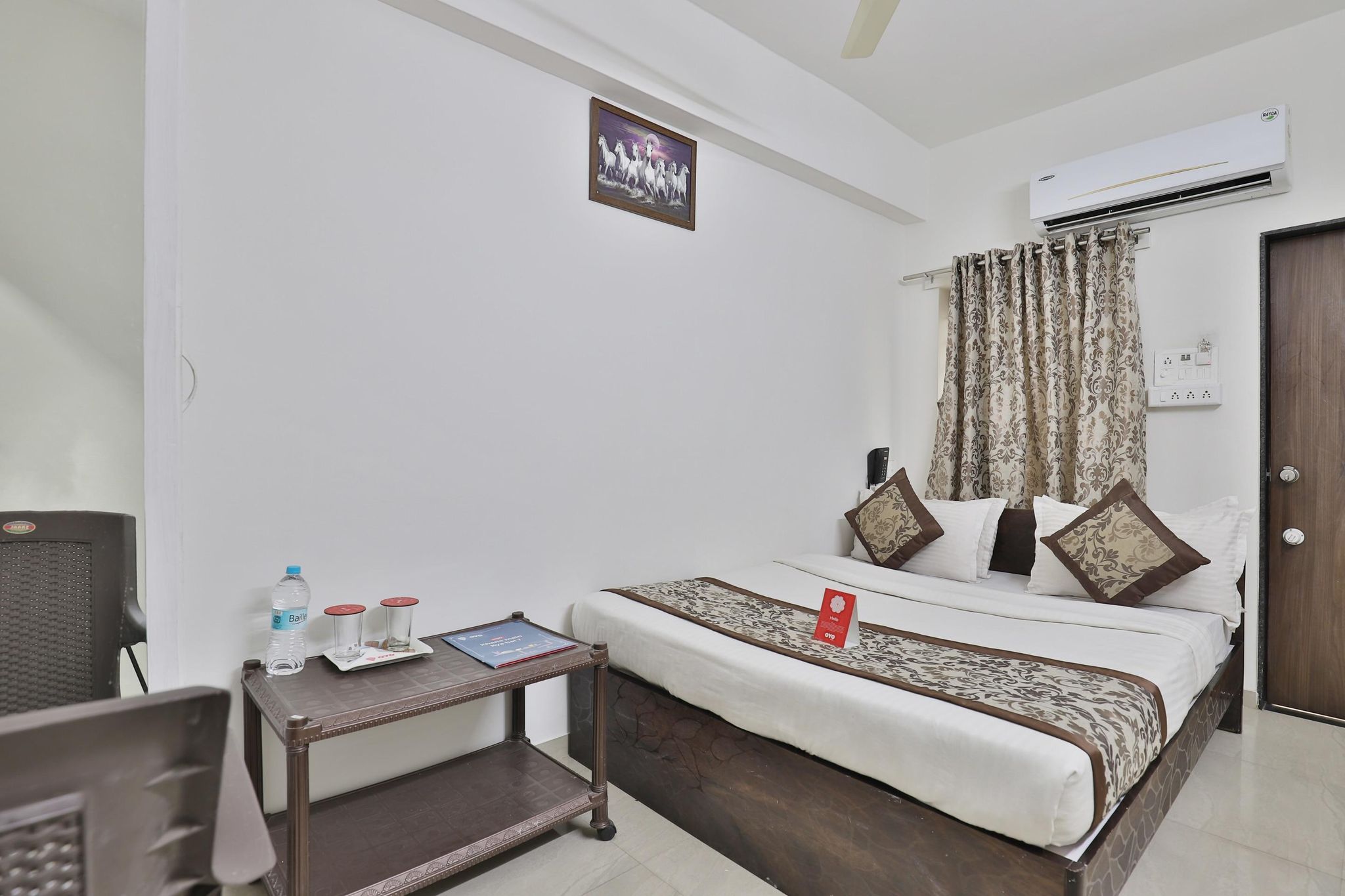 Hotel Star Palace by Nova Hotels Deluxe Room Non AC 3