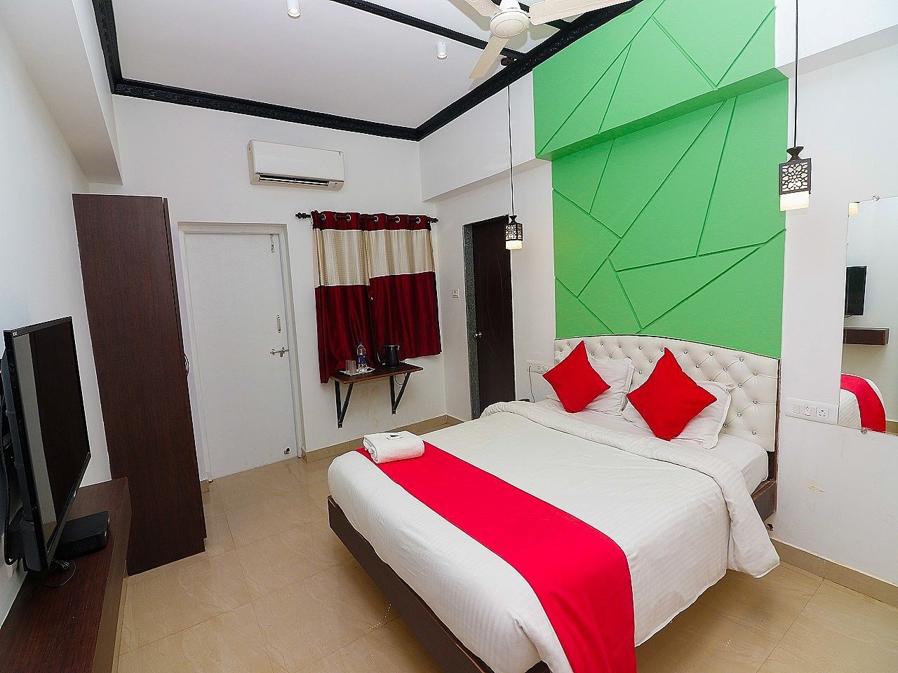 Swarnam Hotel Deluxe Ac Room 12