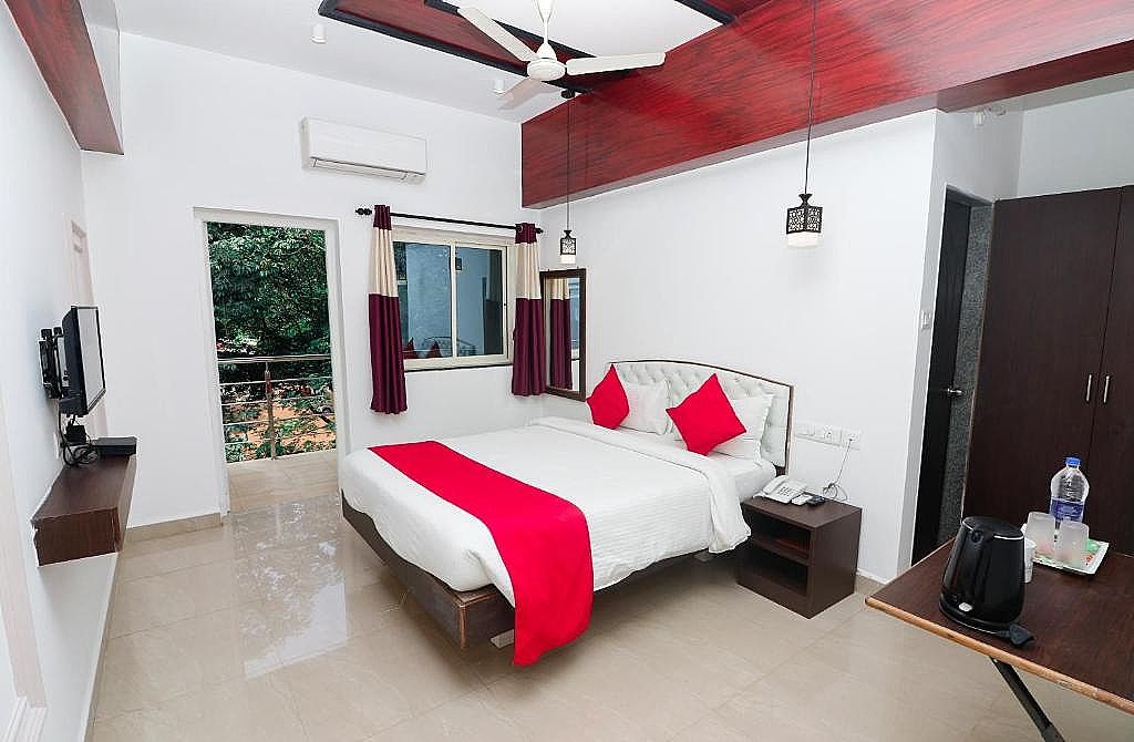 Swarnam Hotel Deluxe Ac Room