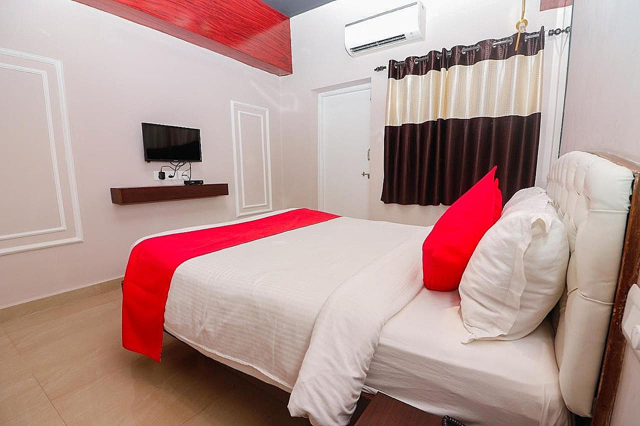 Swarnam Hotel Deluxe Ac Room 13