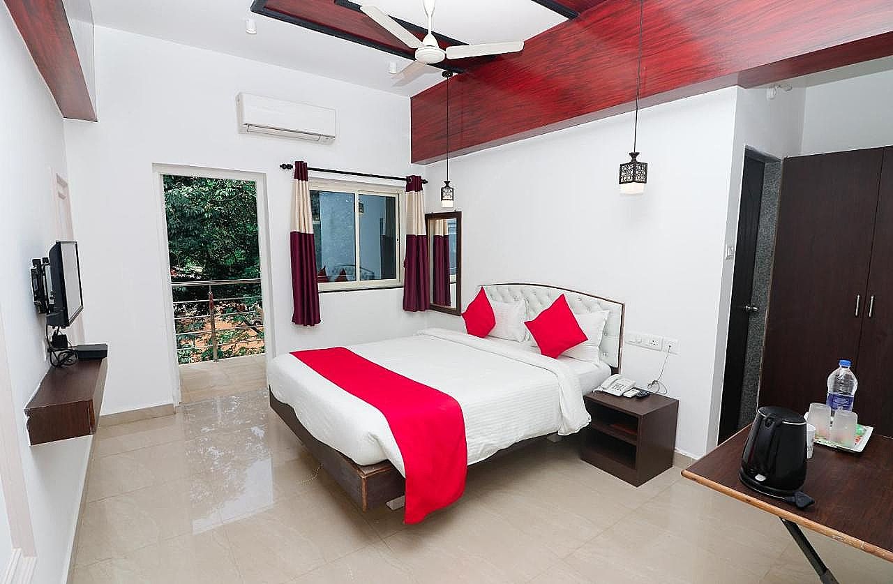 Swarnam Hotel Deluxe Ac Room 2