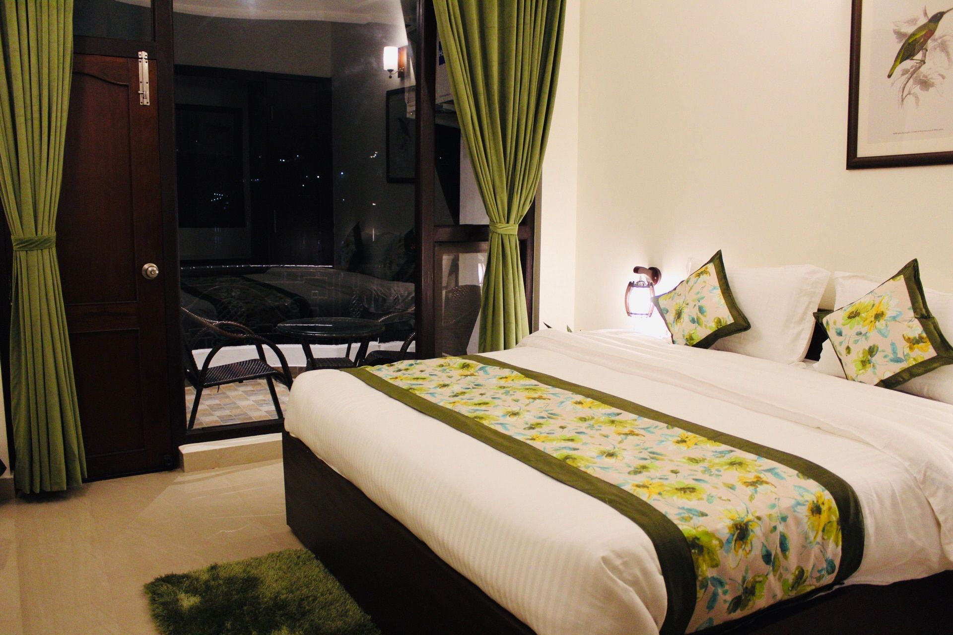 The Lake Hill - A Lake Side Hotel Deluxe Room with balcony 3