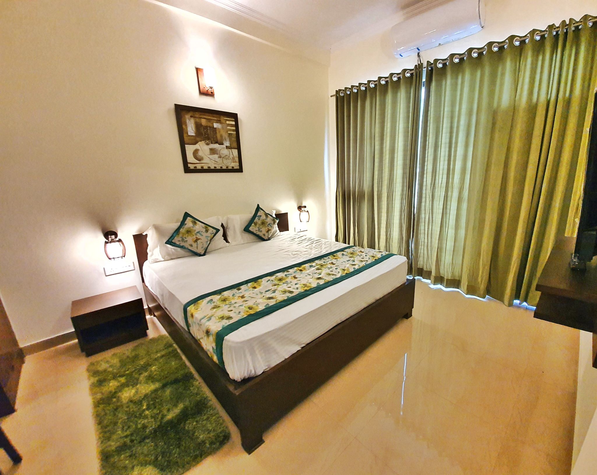 The Lake Hill - A Lake Side Hotel Deluxe Room with balcony 8