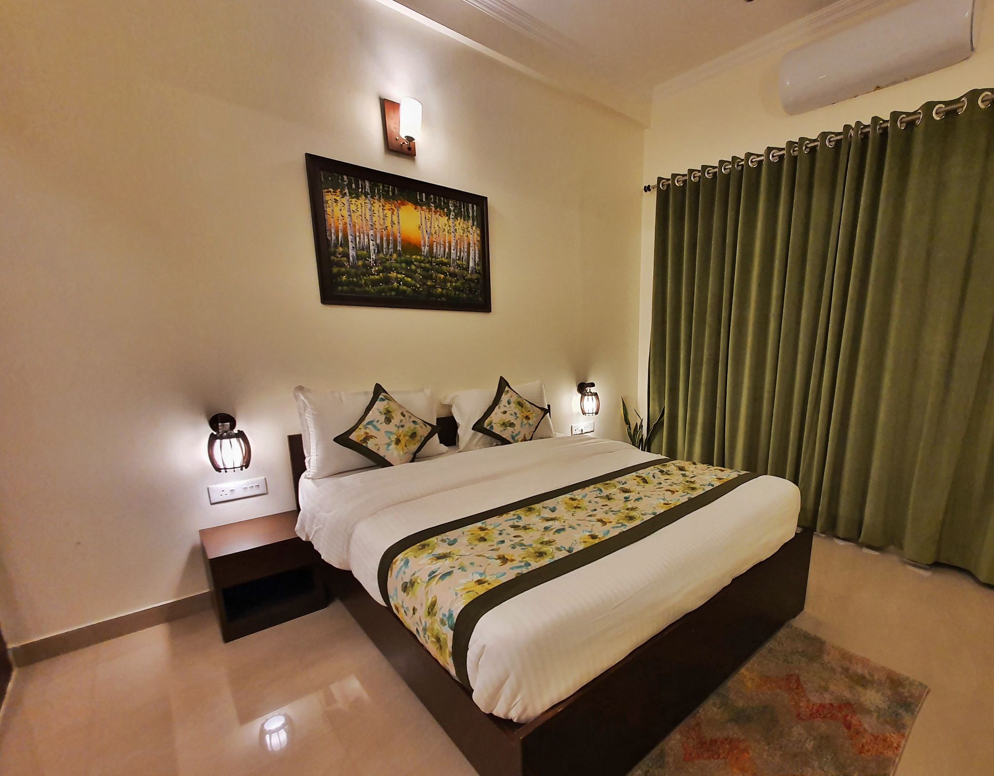 The Lake Hill - A Lake Side Hotel Deluxe Room with balcony 11