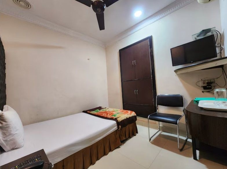 Hotel Al Sana Semi Deluxe Non Ac Room with Free Wifi 3