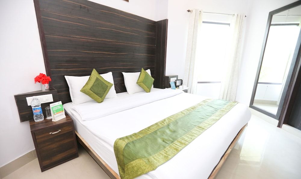 Treebo Tigers Pug Marks Standard Room 2