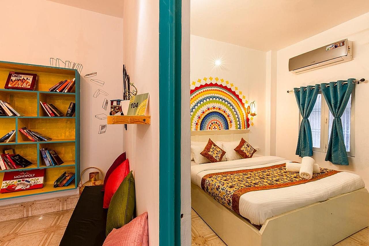 Wander Station Varanasi Standard Double Room 2