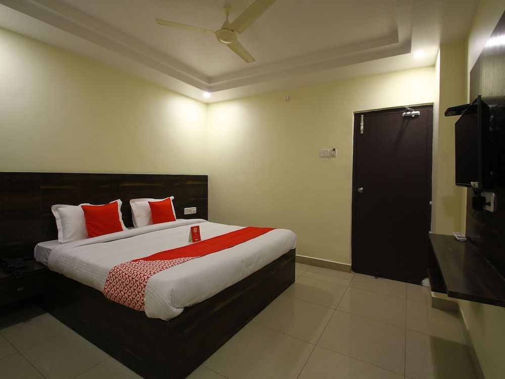 OYO 11938 Mitra Residency Double or Twin Room 11