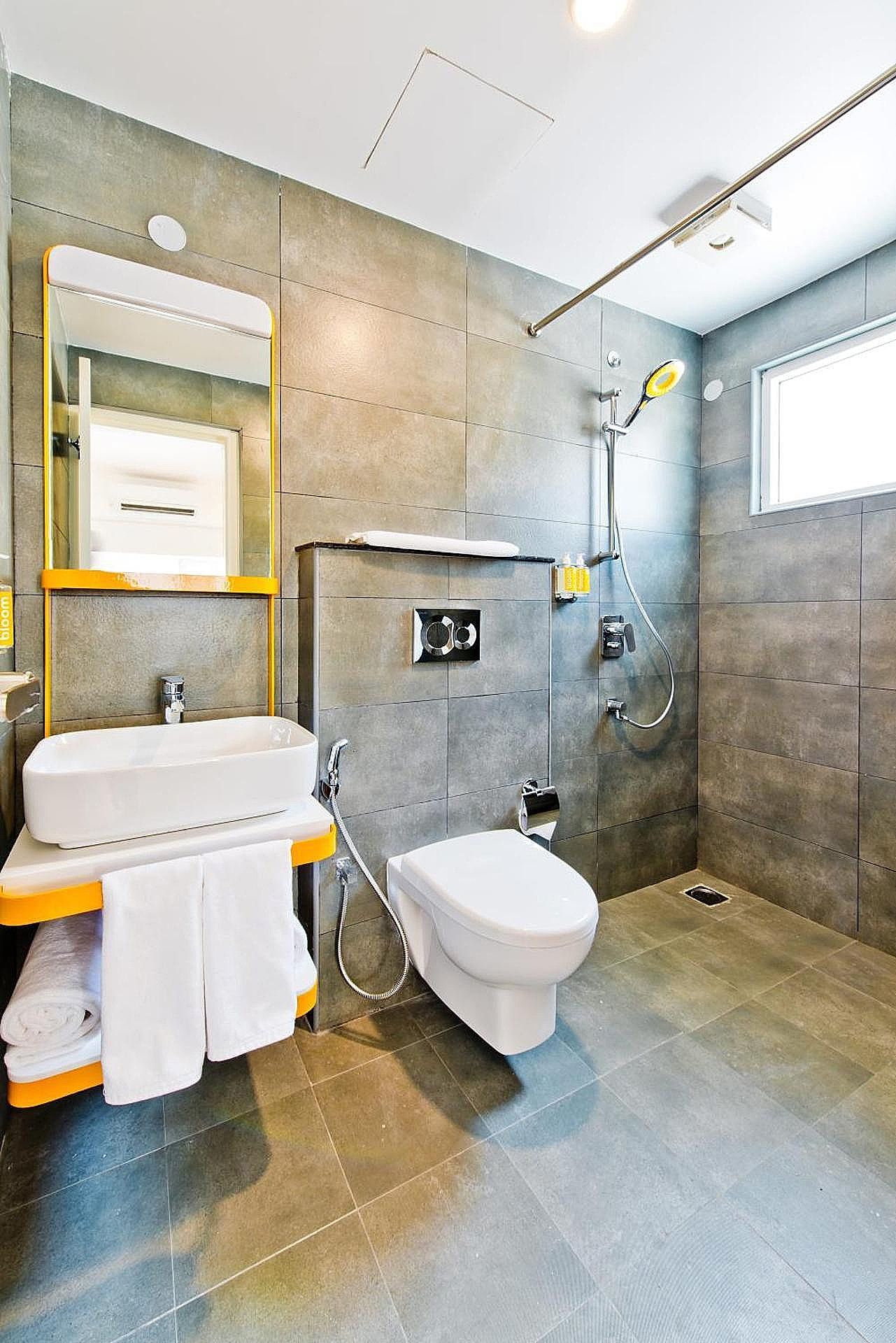 bloomrooms City Centre Standard Queen 4