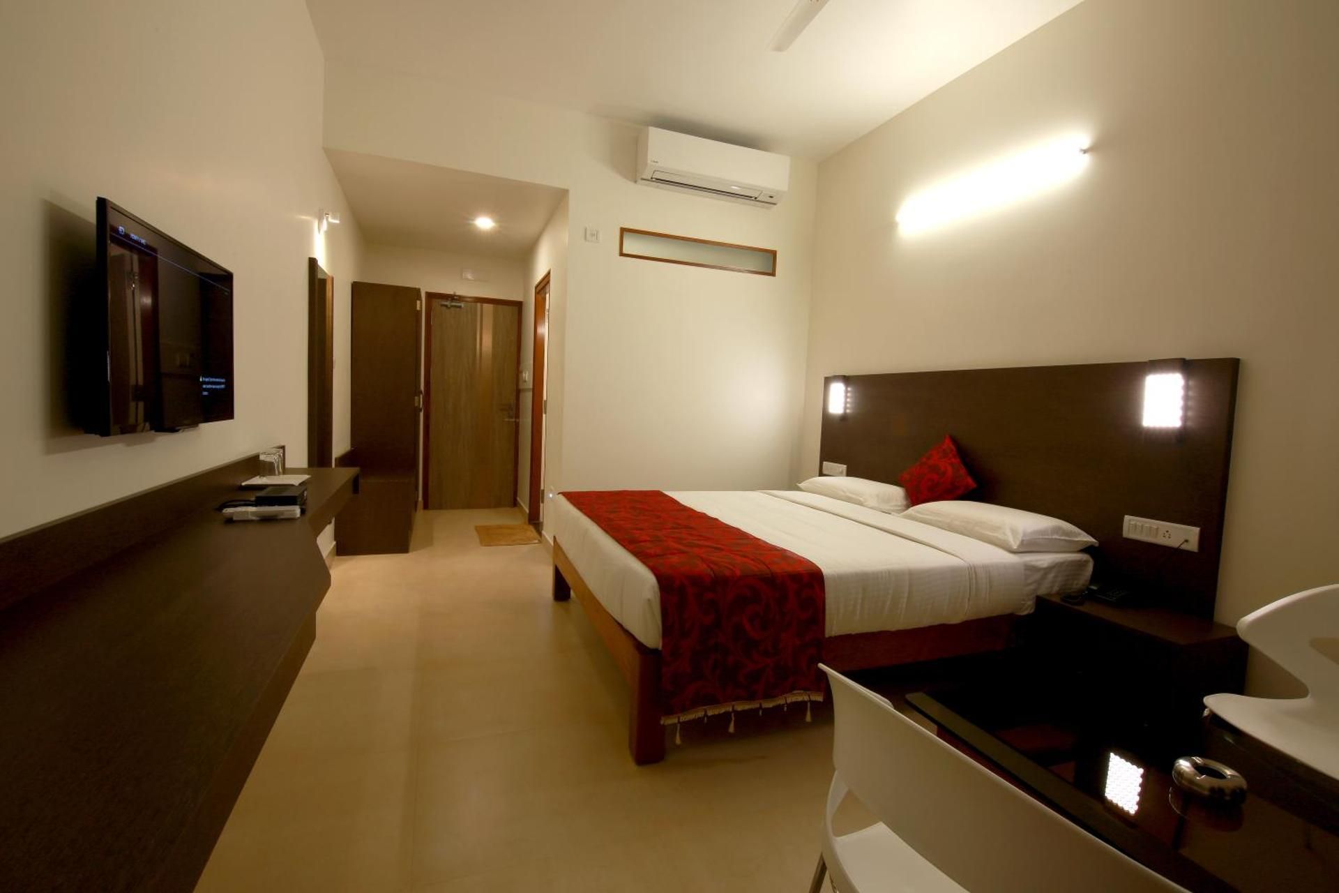 PALGUNI RESIDENCY HASSAN Deluxe Double Room