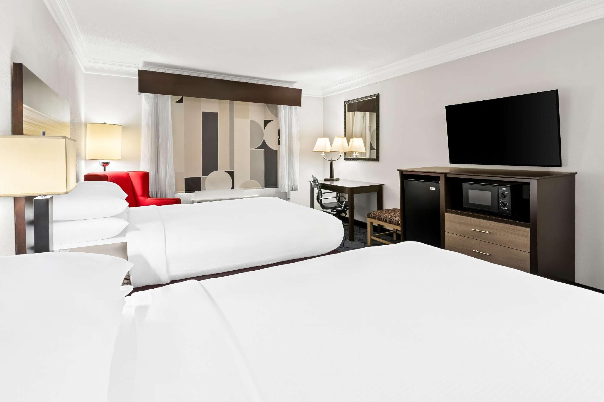 2 queen beds, nonsmoking