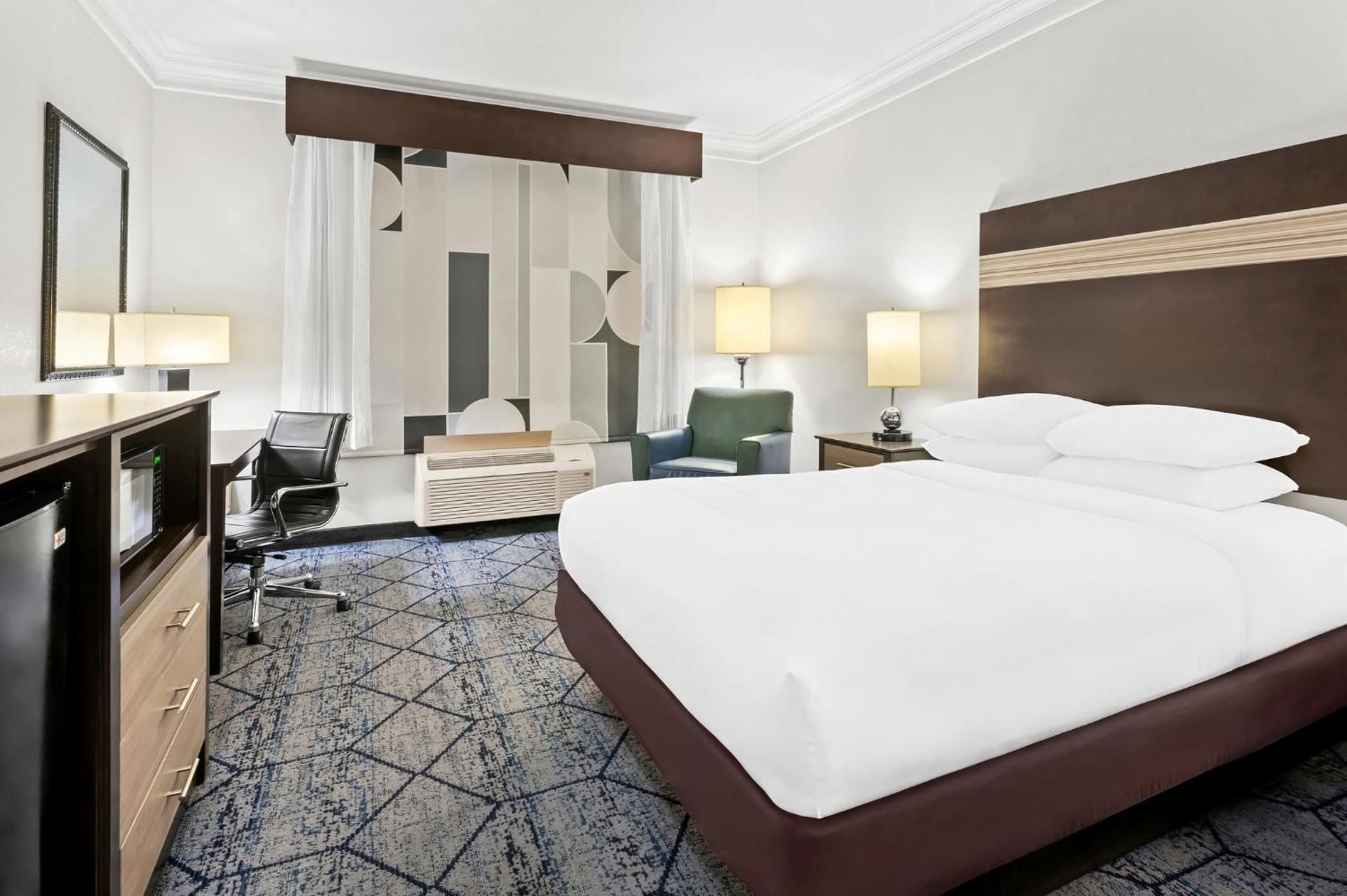 Accessibility - 1 Queen, Bathtub, Nonsmoking