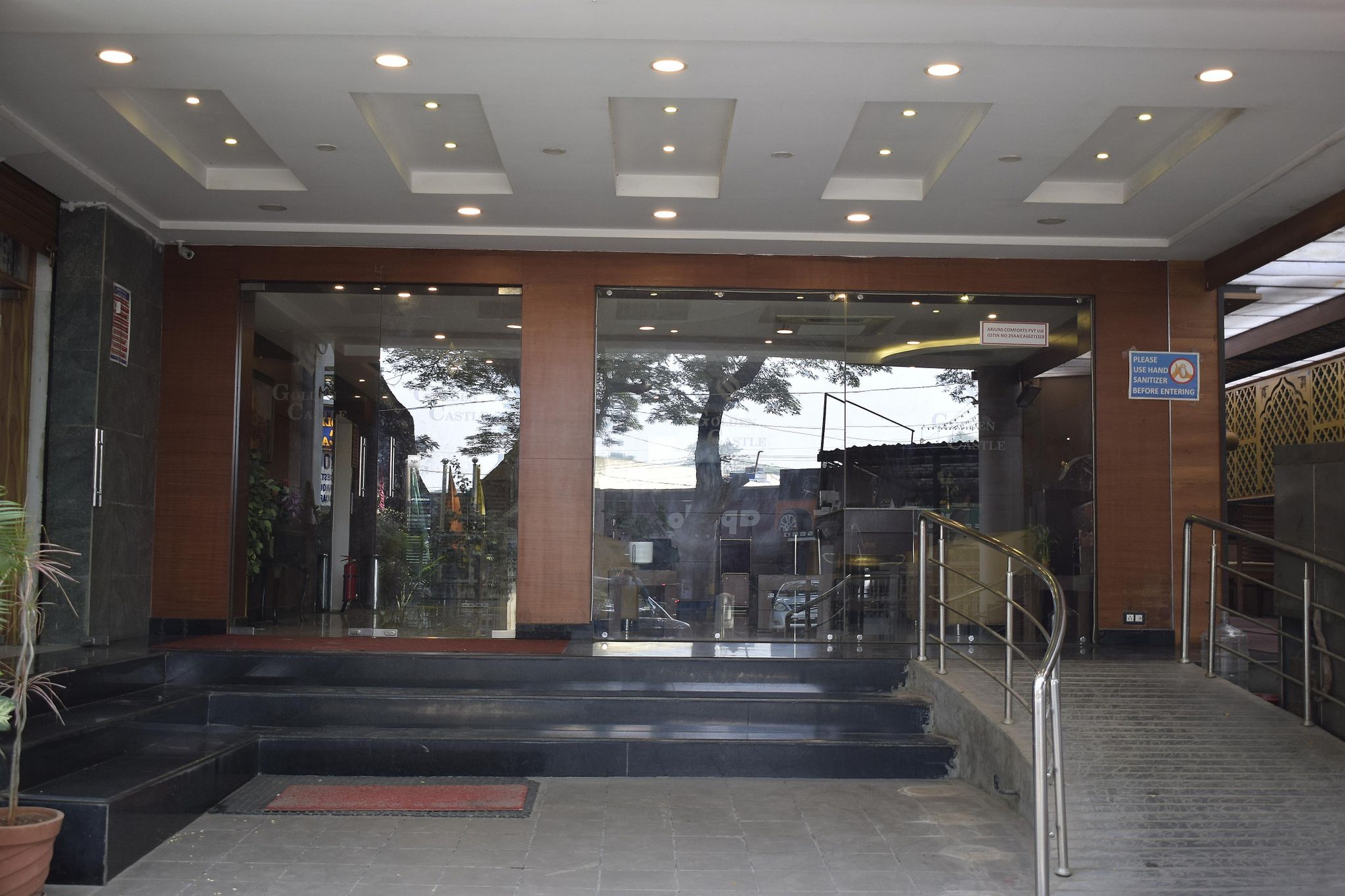 undefined Hotel Golden Castle 8