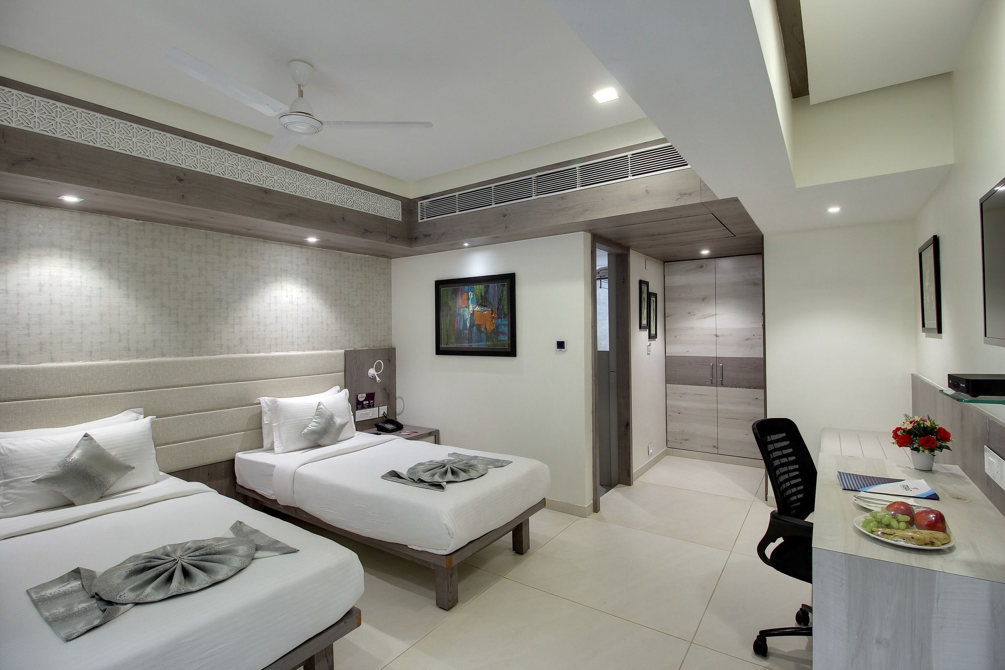 SVASTI Inn Jamnagar Comfort Room 5