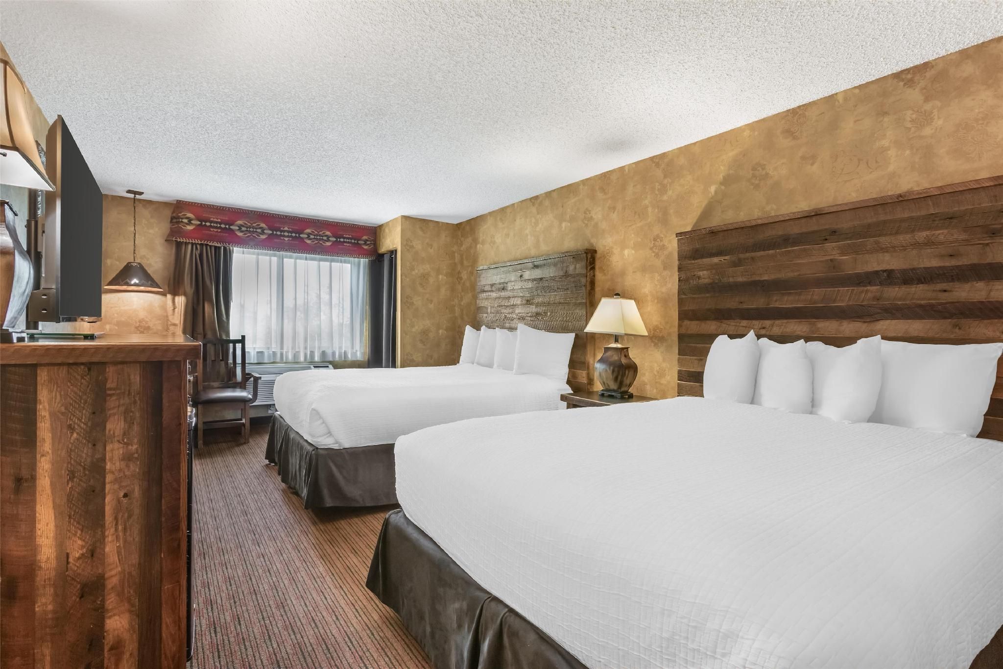 2 queen beds, nonsmoking