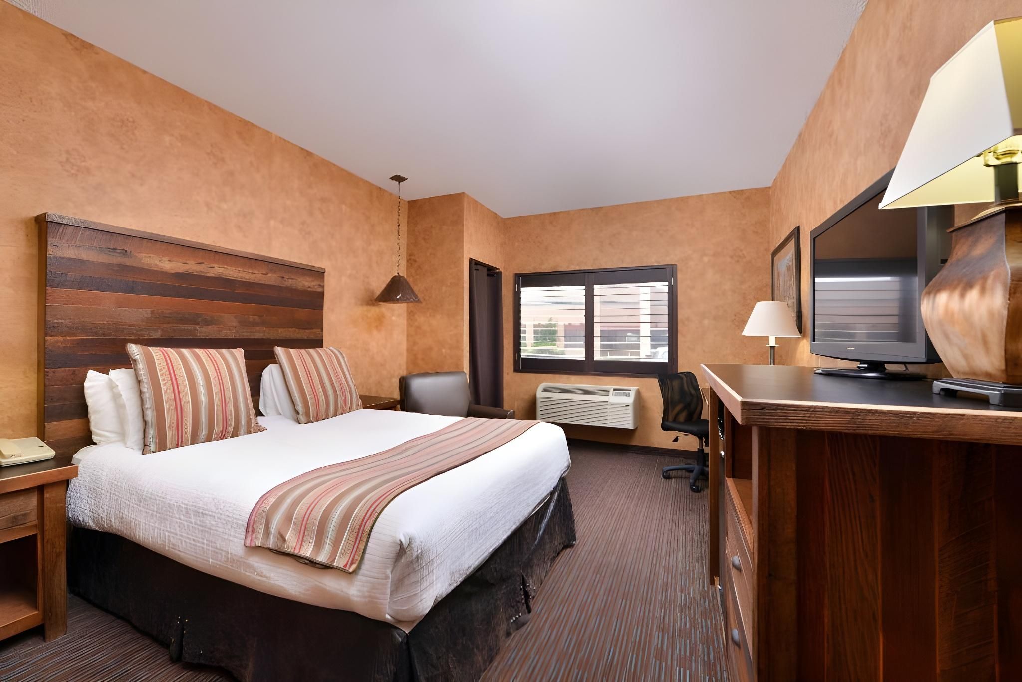 1 King Bed, Nonsmoking