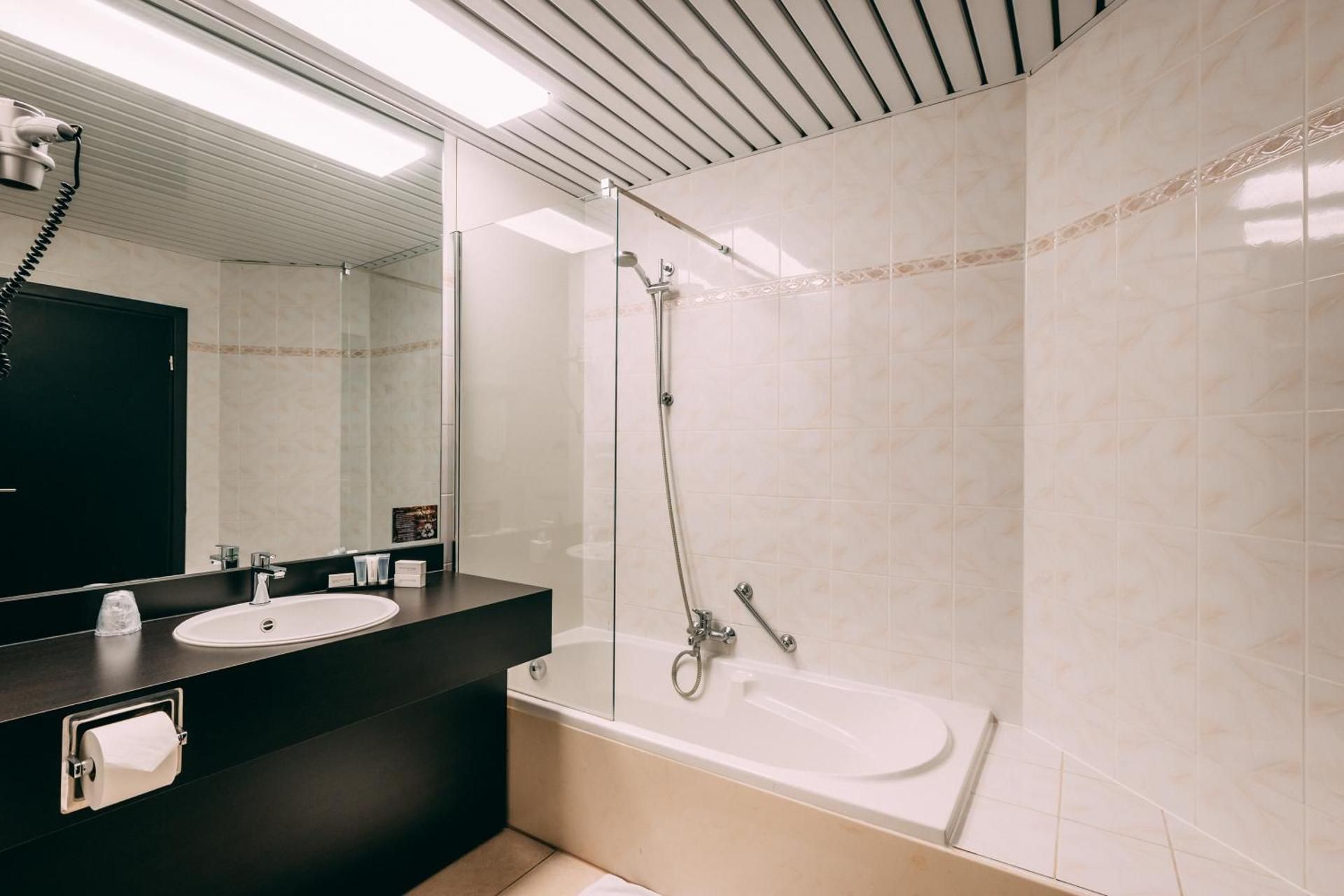 Standard Double Room including Wellness & Swimming pools & Fitness acces