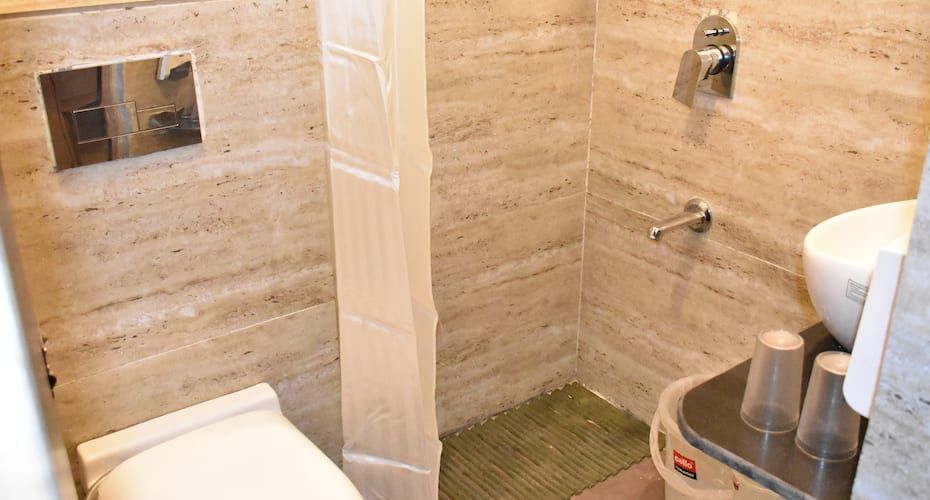 Hotel Shagun Residency Deluxe Room 2