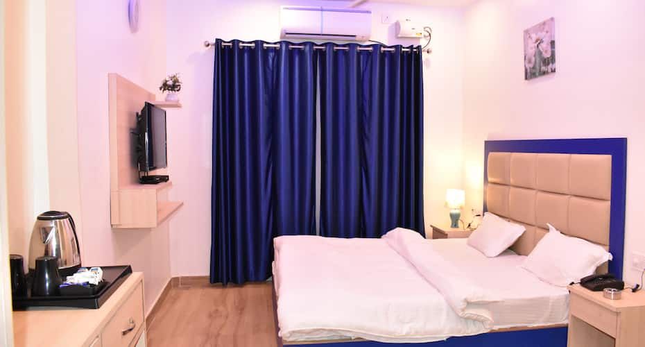 Hotel Shagun Residency Deluxe Room 3