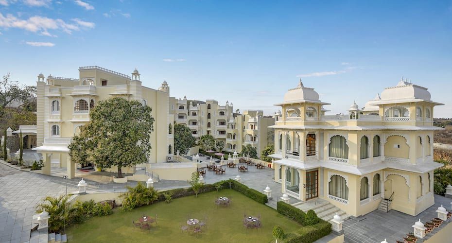 undefined The Everest Hill Resort 6