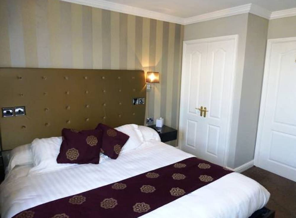 The Cliff Hotel Double Room (Single Use) 3